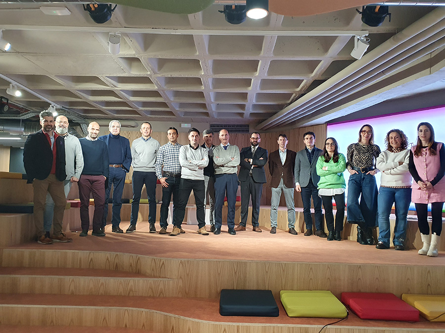 El equipo de mentores del Programa Emprendedores de Fundación Caja de Burgos junto al equipo del área Dinamismo Empresarial